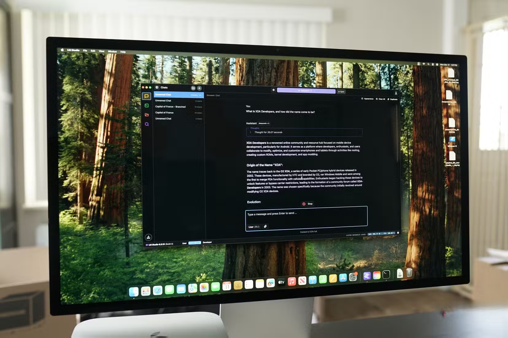 DeepSeek đang chạy trên Mac Studio.