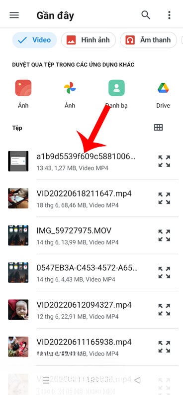 Chọn video TikTok vừa tải về