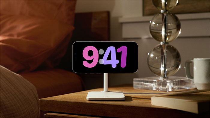 Chế độ Chờ StandBy Mode là một trong những tính năng nổi bật của iOS 17