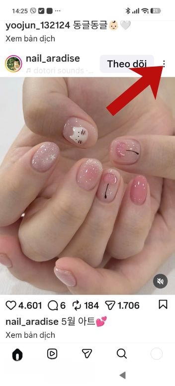 Chạm vào biểu tượng dấu ba chấm
