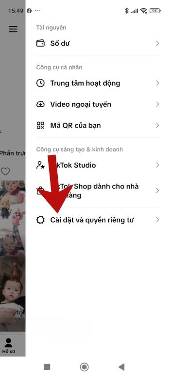 Chạm vào mục Cài đặt và quyền riêng tư