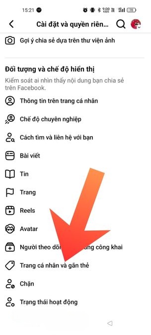 Nhấn vào mục Trang cá nhân và gắn thẻ