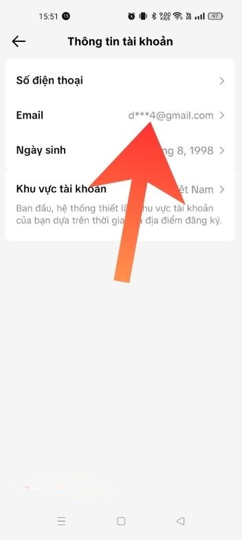 Nhấn vào phần thông tin Email.