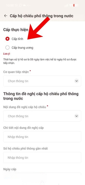 Nhập các thông tin: Cơ quan tiếp nhận, Nội dung đề nghị cấp hộ chiếu, chọn Cấp hộ chiếu gắn chip điện tử hoặc Cấp hộ chiếu không gắn chip điện tử
