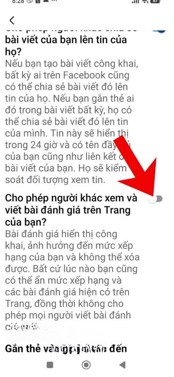 Bật công tắc tại mục Cho phép người khác xem và viết bài đánh giá trên Trang của bạn?.