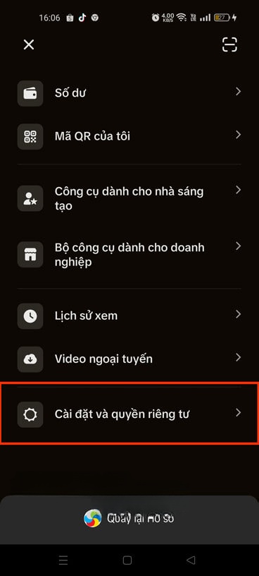 Nhấn vào mục Cài đặt và Quyền riêng tư