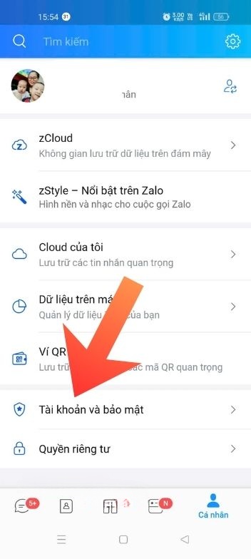 Chạm vào mục Tài khoản và bảo mật