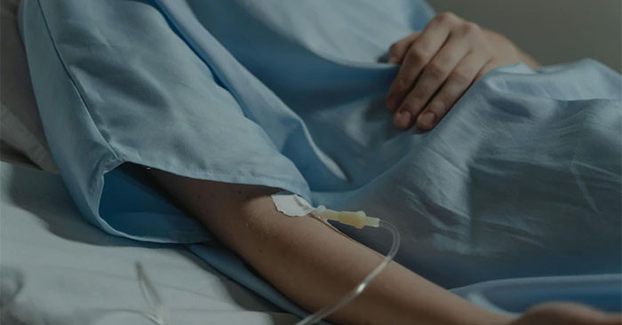 Người đàn ông 60 tuổi nhập viện sau khi tuân theo chế độ ăn kiêng do ChatGPT tạo ra