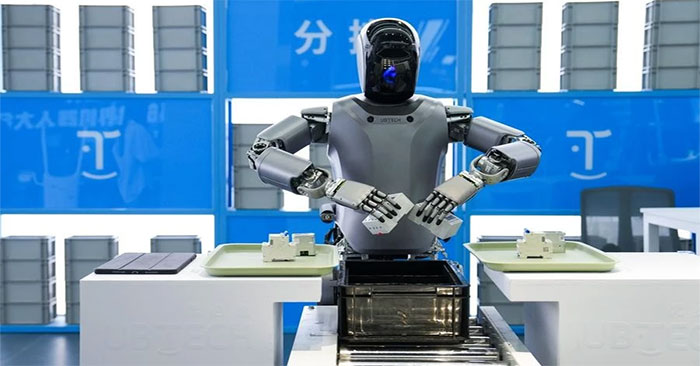  Xiaomi chính thức “tuyển dụng” robot hình người làm việc tại nhà máy xe điện 